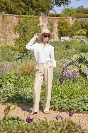 Straight-leg Trousers in Neutral Linen